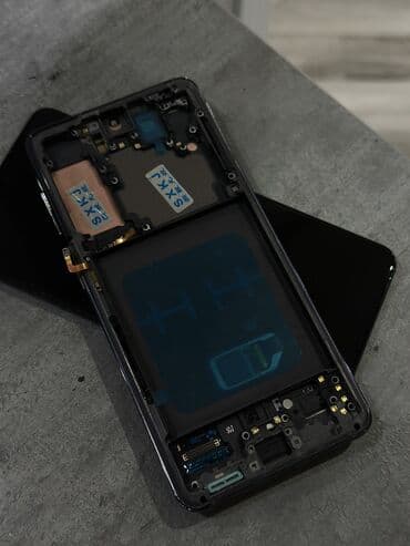 samsung s21 fe ekran: Samsung Galaxy S21 orginal ustden cixma ekran satılır. Problemsiz! — 2