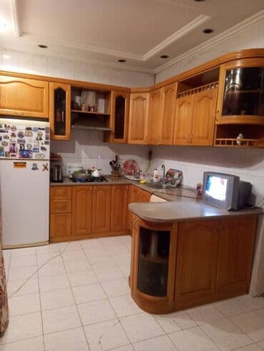 ev certiyojları: Mənzil kirayə verilir. Tibb universitet yaninda 3otagli ev — 13