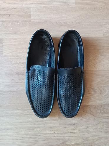 Kişi ayaqqabısı,42 razmer,təzə kimi