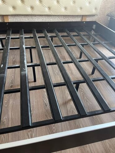 Carpayi altığı. Ölçüsu 2,0/2,0m. Karkasla satılır lalafo.az -da Carpayi altığı. Ölçüsu 2,0/2,0m. Karkasla satılır