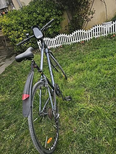 velasipedlər: 650 azn alınıb qətiyyən istifadə olunmayıb . 4 aydır qalıb həyətdə — 6