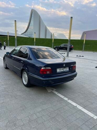 bmw 3 серия 325ix kat: BMW 5 Series sedan (E39 kuzov). Tünd mavi rəng, 4 qapı, arxa — 3