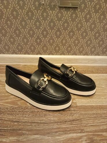 Ölçü: 39, rəng - Qara, Yeni