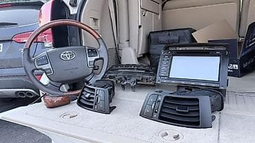 vito 111 cdi: Toyota Land Cruiser 200 — 1