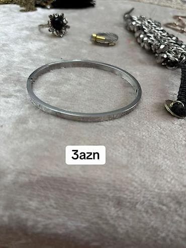 bil: Bijuteriya dəsti – müxtəlif modellər - Sırğalar: - Qara püsküllü — 10