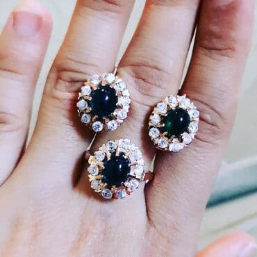 italyan qizili: Dəstə daxildir: Sırğa, Üzük, Çəhrayı qızıl, 583 Əyar, 1115 g — 4