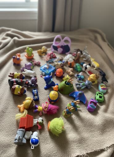 Макдональдса игрушки по 2 м