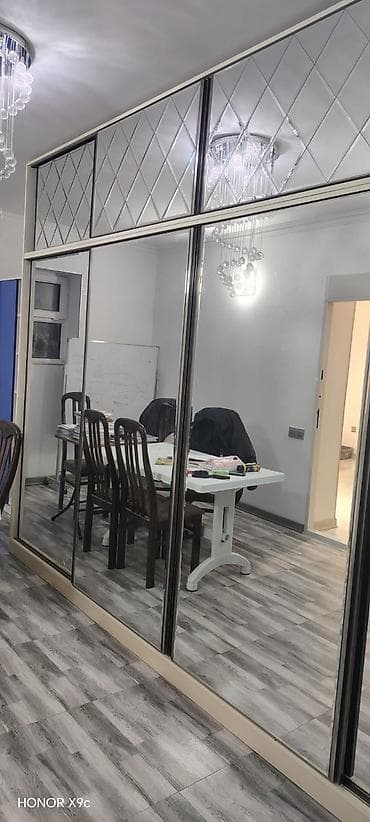 4 qapili dolablar: 4 qapılı, Güzgülü, Bej, Digər material, Kupe, Düz dolab — 1