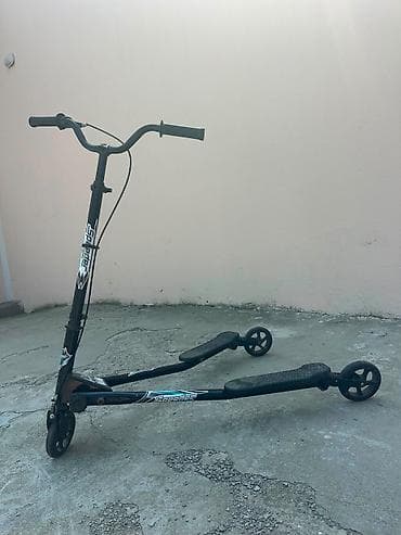 samokat az: Üç təkərli “Trikke/Speeder” tipli skuter – ayaq platformalı model — 1