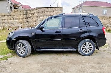 pirus satisi: Qara rəngli kompakt SUV Xüsusiyyətlər: - Kuzov: 5 qapılı, xarici — 3