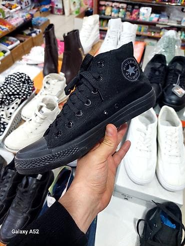 ketalar: Qara yüksək boğazlı krossovkalar - Rəng: Tam qara (üst, bağ, yan — 2