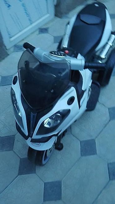 kiridit maşinlar: Uşaq üçün elektrikli üçtəkər motosikl - Dizayn: Sport tipli kuzov, ön — 4