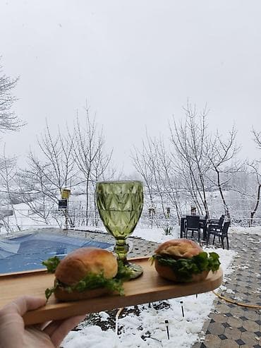 Həyət evləri və villalar: Kirayə üçün taxta interyerli A‑frame tipli rahat dağ koteci - — 5