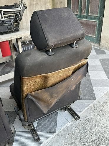Avtomobil oturacaqları satılır. 2 ədəd, vəziyyəti şəkildə göründüyü — 1