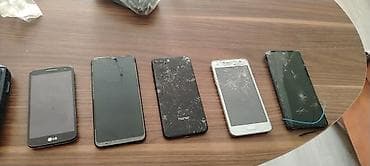 telefon alan yerler: Köhnə modellərdən ibarət qarışıq mobil telefon dəsti Tərkib: - 6 ədəd — 4