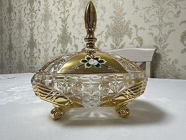 konfet qabı: Qapaqlı şüşə/qraf keksqabı – büllur dekorlu, qızılı işləməli - — 2