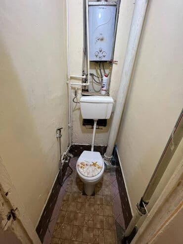 naximovda satilan evler: Orta temirlidi Kombi sistemi var 2 kindisoneri var 2yataq var real — 7