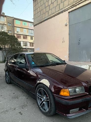 Avtomobil satışı: BMW 3 Seriyası E36 320i sedan - Ban növü: sedan, 4 qapı - Rəng: tünd — 4