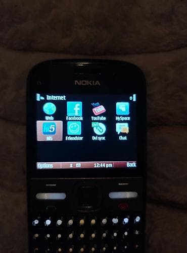 6800 nokia: Nokia E5, < 2 GB Memory Capacity, rəng - Gümüşü, Düyməli — 2