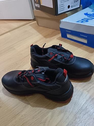 alcaq daban ayaqqabilar: Peşəkar iş ayaqqabılari uc hissesi tam mohkem demirli. 1i 41 razmer — 2
