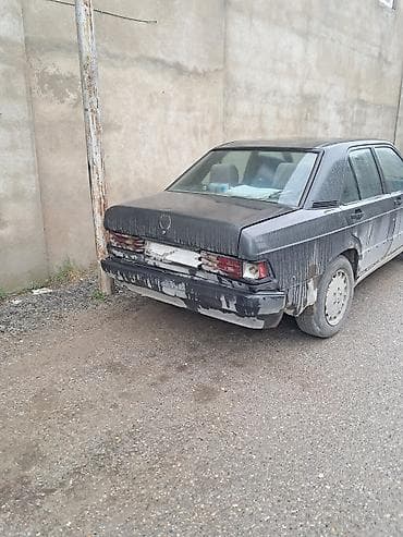 Avtomobil satışı: Mercedes-Benz sedan (W201 190 seriyası) salam masinin matoru ve — 2