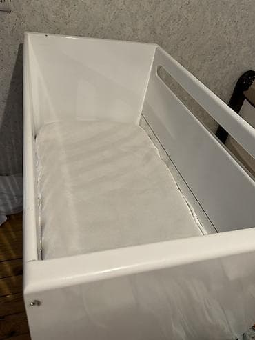 hava dosheyi: Oğlan və qız üçün, Dördbucaq, Beşik, Dəstsiz, Matras ilə, Yellənmə mexanizmsiz — 1