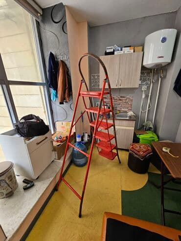 Məhsul: Qatlanan pilləkən - Tip: Ev və ofis üçün metal konstruksiyalı