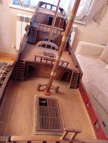 10 cent kaç manat: Taxta maket gəmi – 17-ci əsr tipli üç dirəkli yelkənli kalyon - — 6