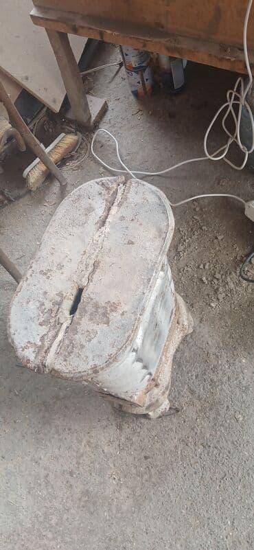 Mercedes-Benz: Məhsul: Dəmir Ceyran peçi

Təsvir:
- Material: tökmə dəmir — 2