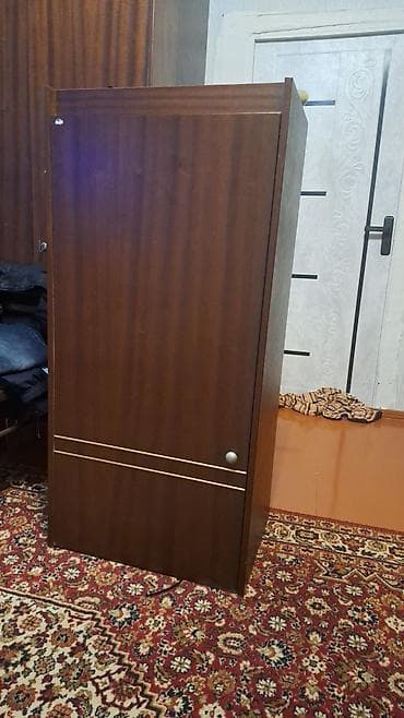 mətbəxt mebelləri: Klassik tərzdə qəhvəyi rəngli otaq mebel dəsti Tərkibi: - İki qapılı — 2