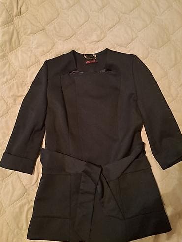 Şəxsi əşyalar: Yarim qol qara pencek. Ödəniş etdikdən sonra içərişəhər metrosuna — 1