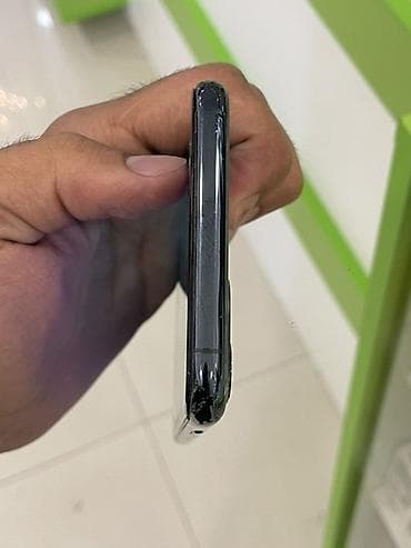 philips xenium 9@9h: IPhone 11 Pro Max — 5