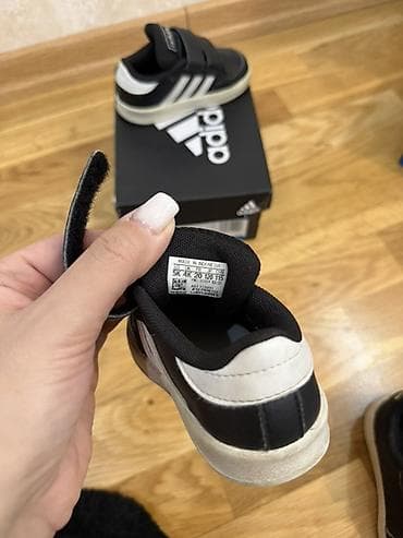 25 razmer: Rəng - Qara Krossovkalar, Adidas, Ölçü: 20, Uniseks — 5