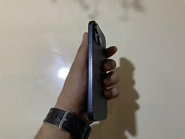 macbook pro 16: IPhone 15, Qara, Face ID — 6