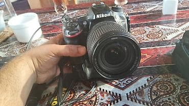 fire aparat: Nikon d 7200 tam iwlek veziyetdedir abyektivin blendiride var flaş — 2