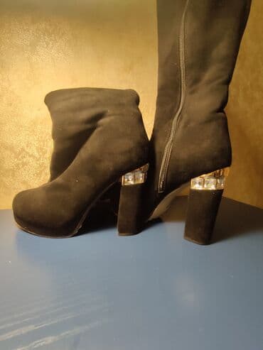 Ölçü: 37, rəng - Qara, İşlənmiş