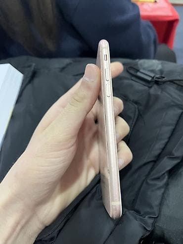 2 ci el telefon: IPhone 8, 64 GB, Qızılı, Qırıq — 6