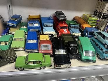 kohne pullar: Kolleksiya üçün sovet dövrü metal maşın modelləri dəsti. - Miqyas — 1