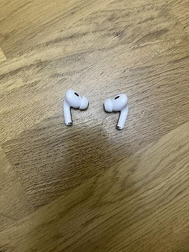 iphone se ucuz: Apple AirPods simsiz qulaqlıq və şarj qutusu. Ağ rəngli, kompakt — 5