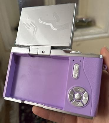 tesdir: 4K rəqəmsal foto/video kamera – bənövşəyi gövdə, çevrilə bilən ekran — 2