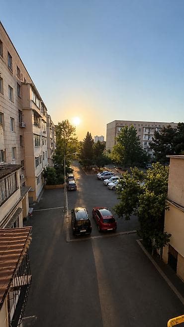 uber canta: Bakı, 8-ci kilometr, 3 otaqlı, Köhnə tikili, m. Qara Qarayev, 135 kv. m — 3