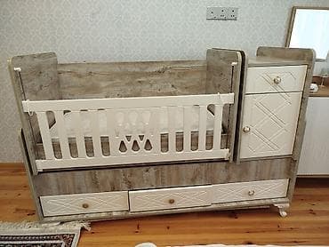 Oğlan və qız üçün, Dördbucaq, Beşik, Matras ilə, Yellənmə mexanizmsiz