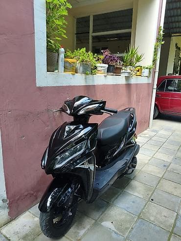 2 ci el scooter: Heçbir prablemi yoxdu 1-2 dene cizığı var Cızığ hər funksiyası işlənir — 1