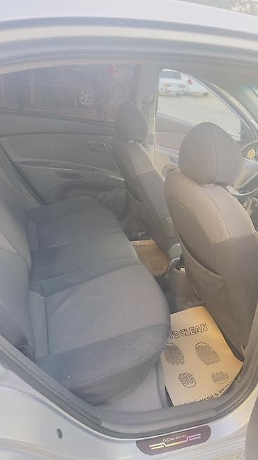 авто volkswagen: Kia Rio: 1.4 л | 2005 г. Хэтчбэк — 9