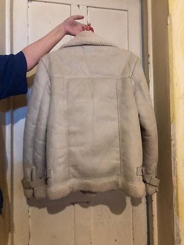 Qadın geyimləri: Bej rəngli süni dərili/shearling effektli qış gödəkçəsi - Rəng: açıq — 2