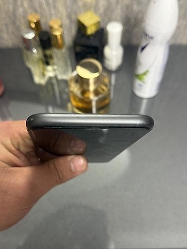 dubayski iphone 11 satisi: IPhone 11, 128 GB, Qara, Face ID — 6