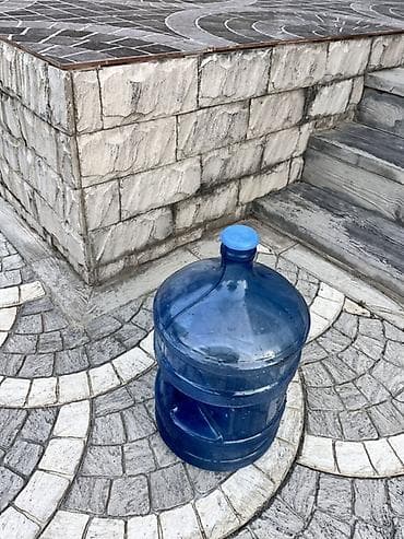 Qab-qacaq və mətbəx ləvazimatları: 20 litr su baçokları satılır ədədi 6 azn — 4