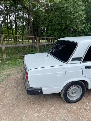 hyundai azera 2011: VAZ (LADA) 2107: 1.6 l | 2001 il Sedan — 4