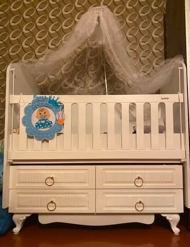 Oğlan və qız üçün, İşlənmiş, Dördbucaq, Beşik, Matras ilə, Yellənmə mexanizm ilə