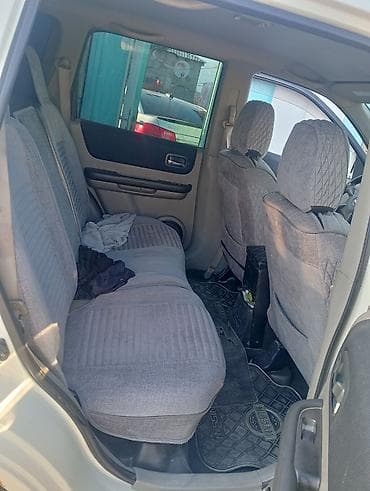qadın maşını: Nissan X-Trail “Rider” paket, ağ rəngli SUV Xüsusiyyətlər: - Korpus — 8